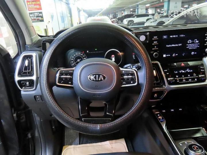 Kia Sorento 2.5 T-GDI 2WD Noblesse 7
