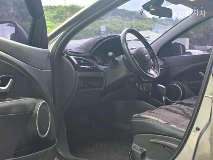 Renault SM3 Neo LE Base Type 5