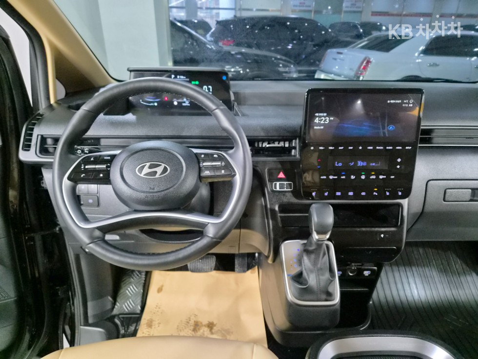 Hyundai Staria — miniaturë 7