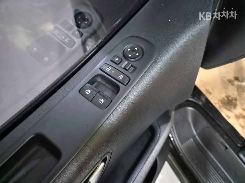 Hyundai Staria — miniaturë 18