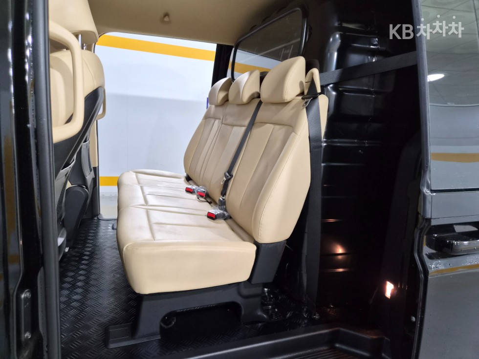 Hyundai Staria — miniaturë 10