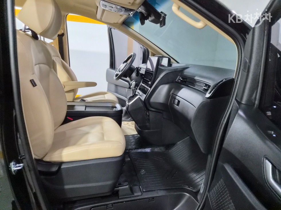Hyundai Staria — miniaturë 9