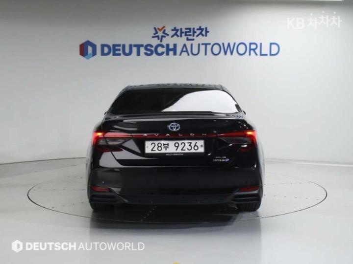 Toyota Avalon 2.5 Hybrid 5