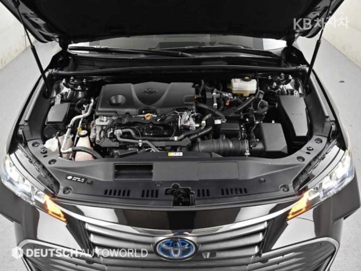 Toyota Avalon 2.5 Hybrid 7
