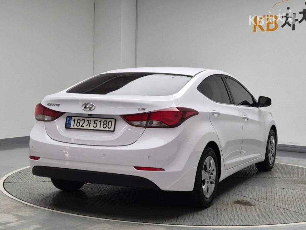 Hyundai Avante — miniaturë 3