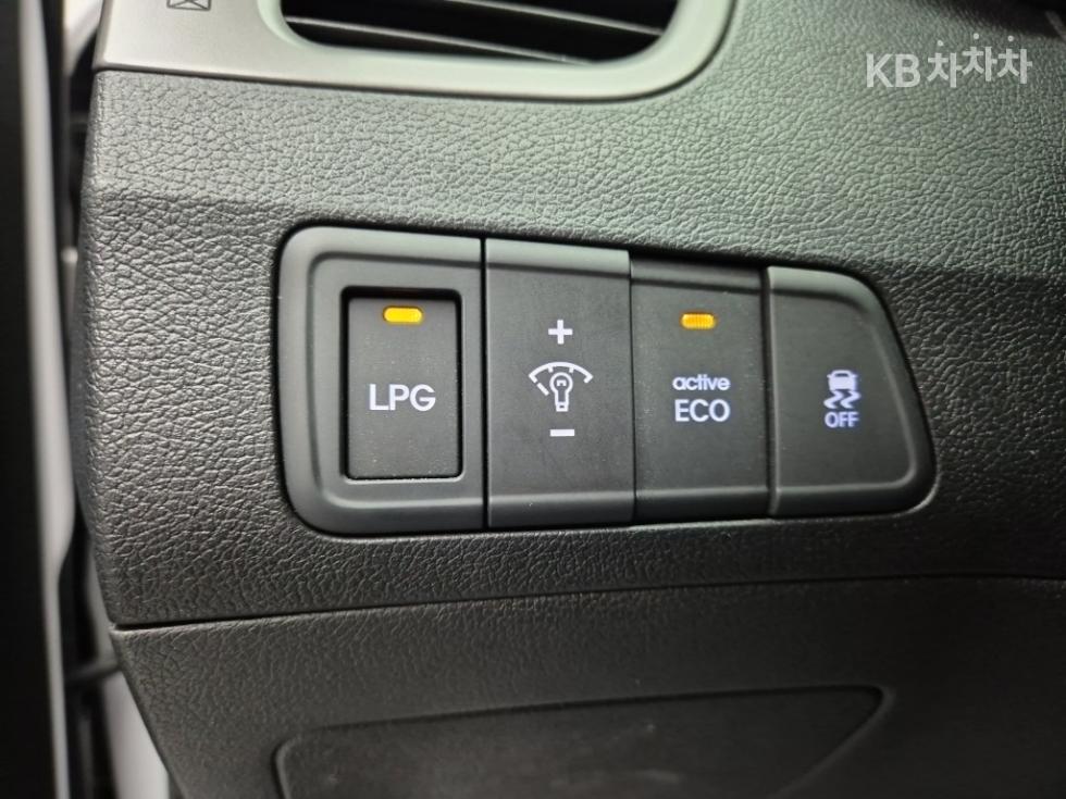 Hyundai Avante — miniaturë 15
