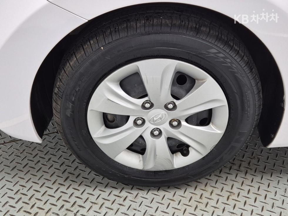 Hyundai Avante — miniaturë 19