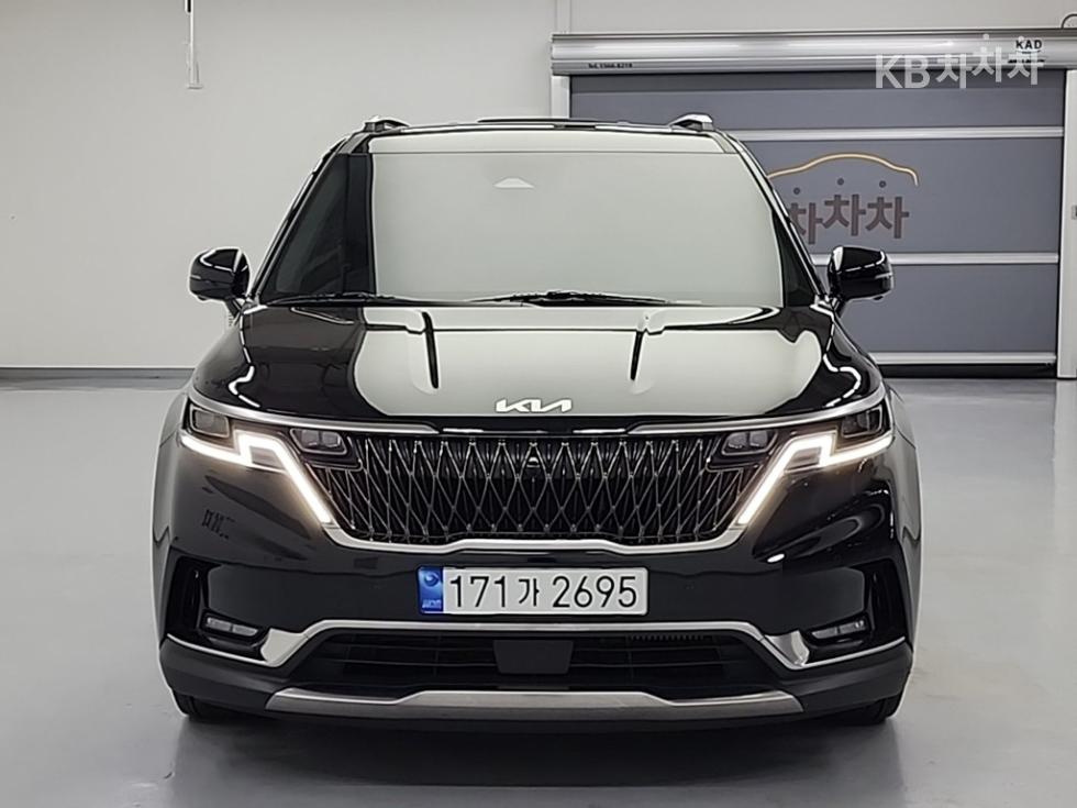 2023 Kia 4 photo
