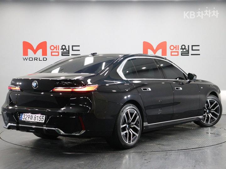 BMW 7er — miniaturë 3