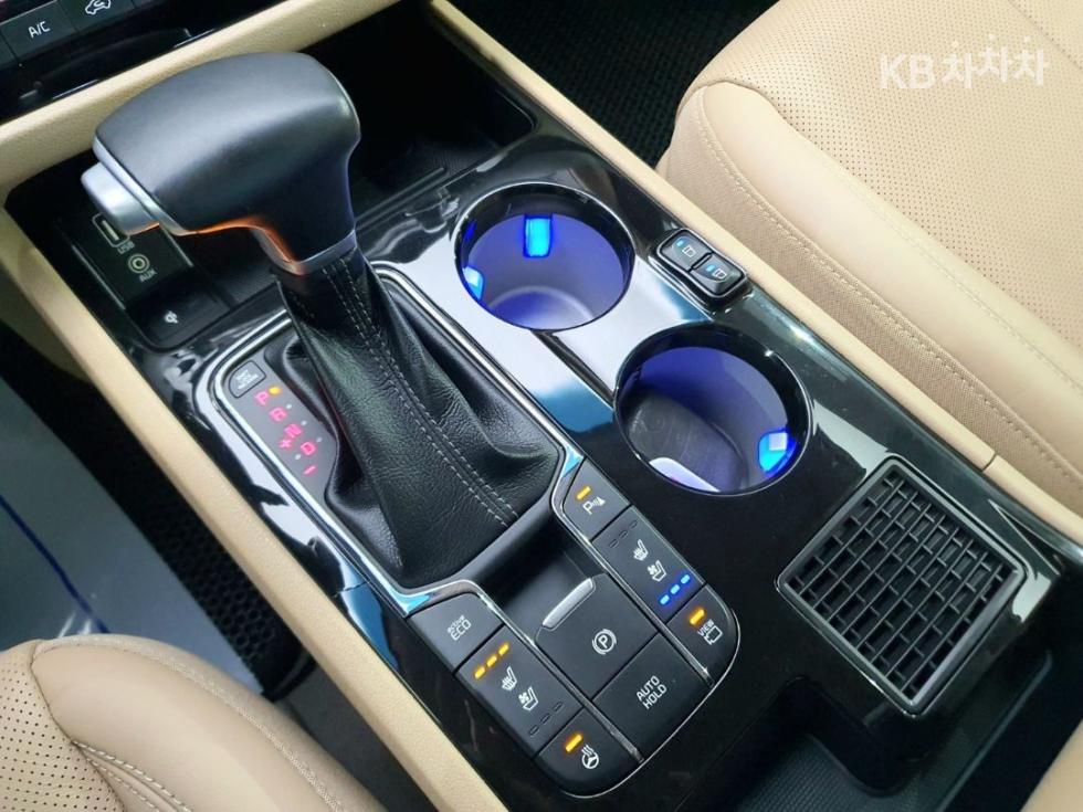 2020 - kia carnival
