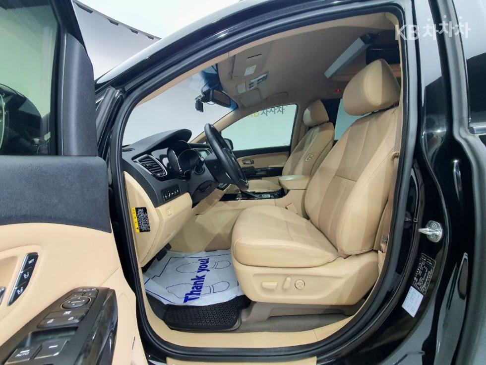 2020 - kia carnival