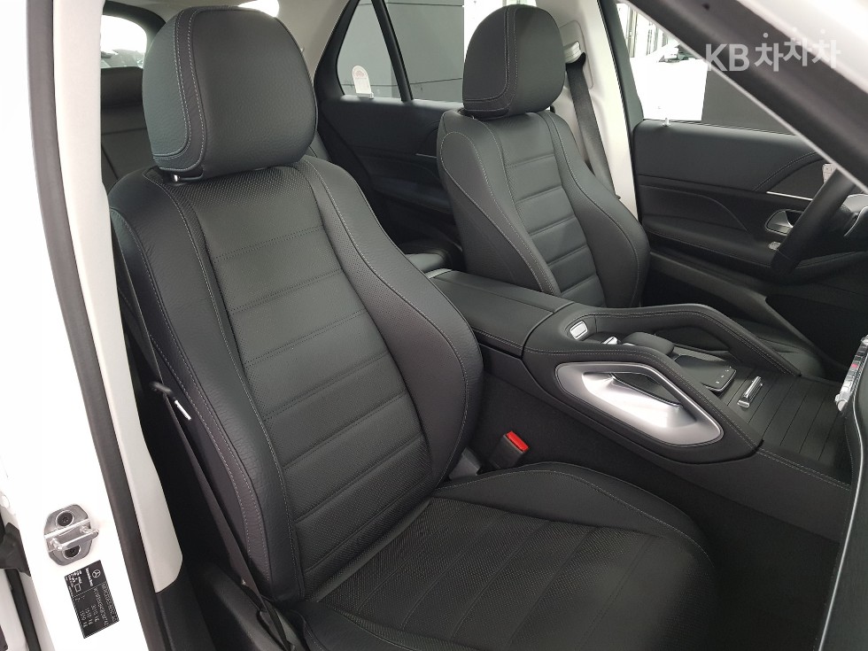 Mercedes-Benz GLE — miniaturë 13