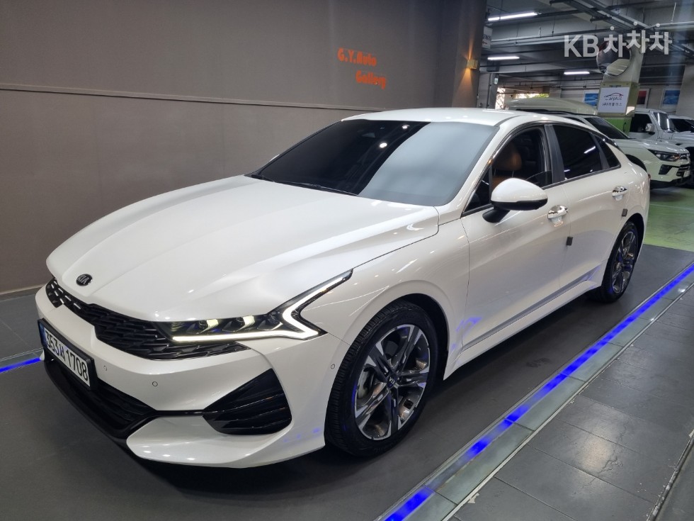 2021 - kia k5