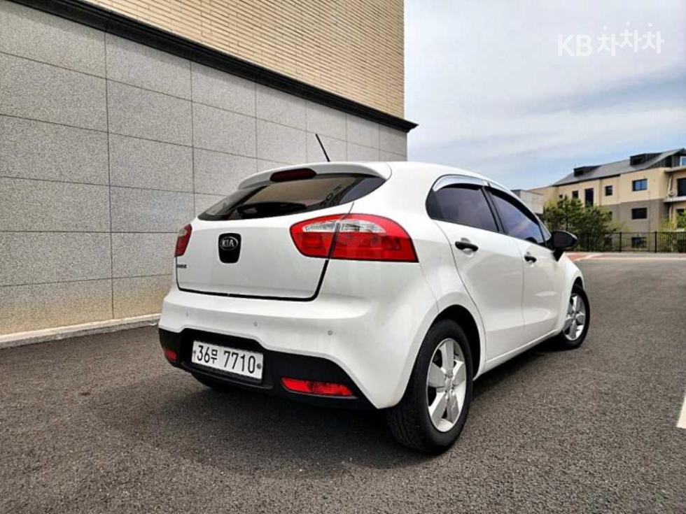 2014 - kia pride