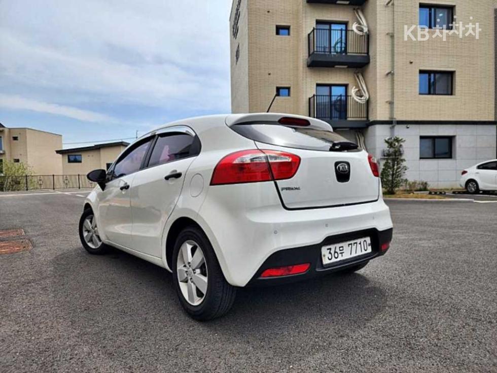2014 - kia pride