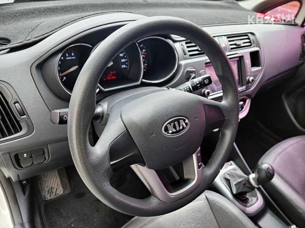2014 - kia pride