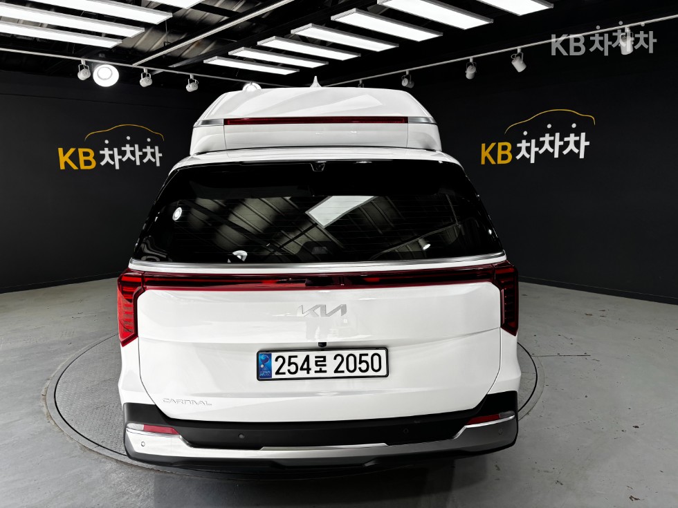 2025 - kia carnival