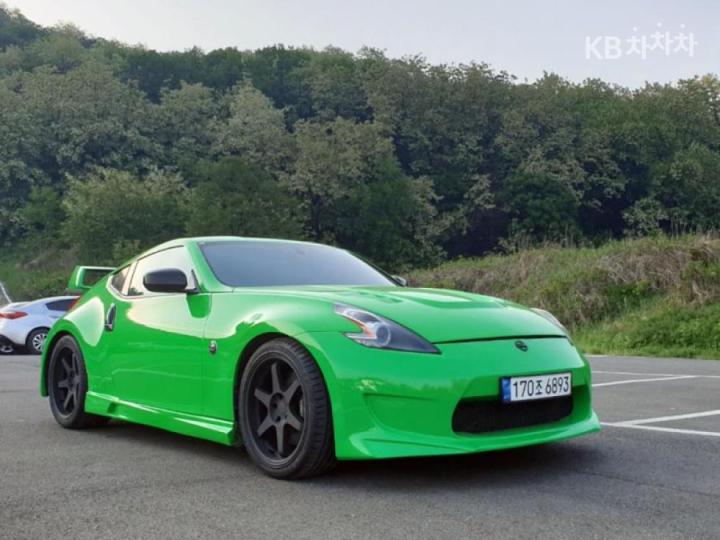 Nissan 370Z Coupe