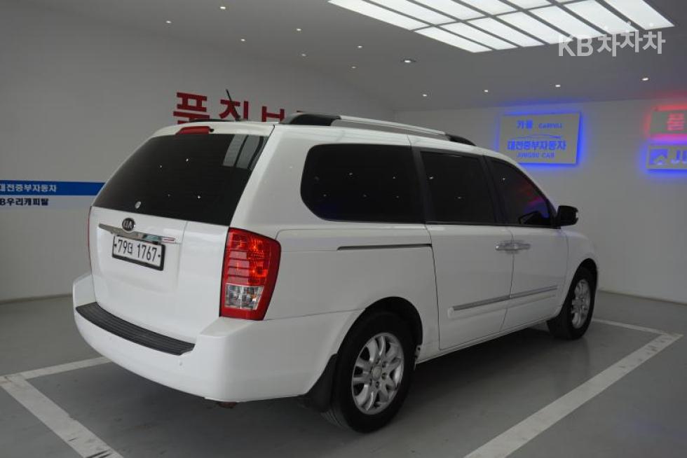 2013 - kia carnival