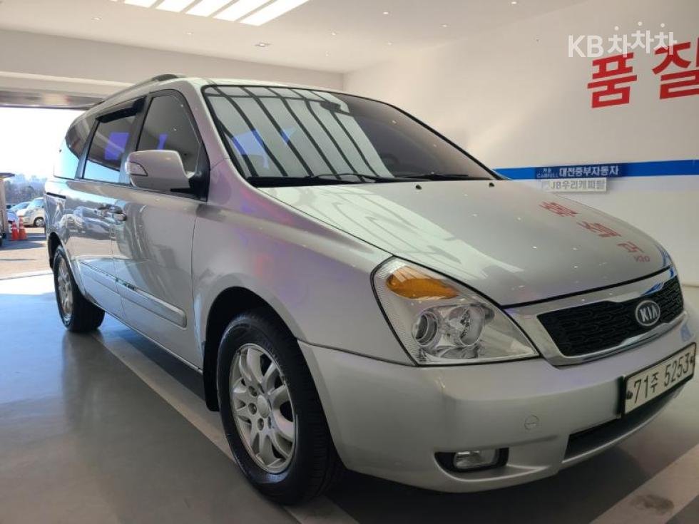 2012 - kia carnival