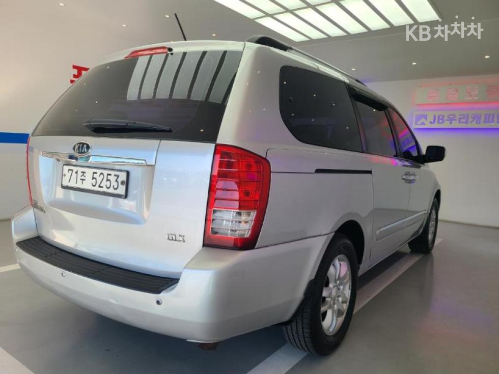 2012 - kia carnival