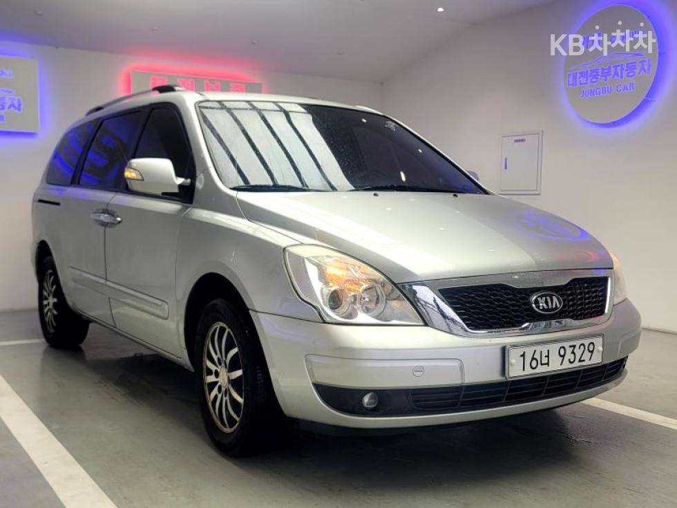2012 - kia carnival