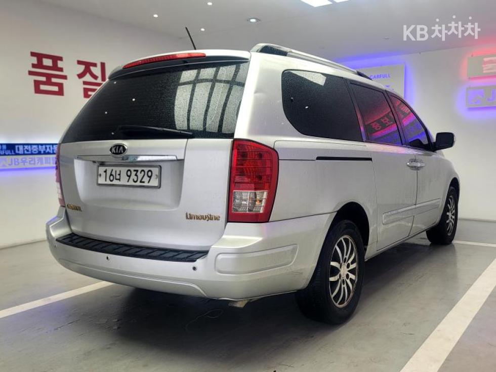 2012 - kia carnival