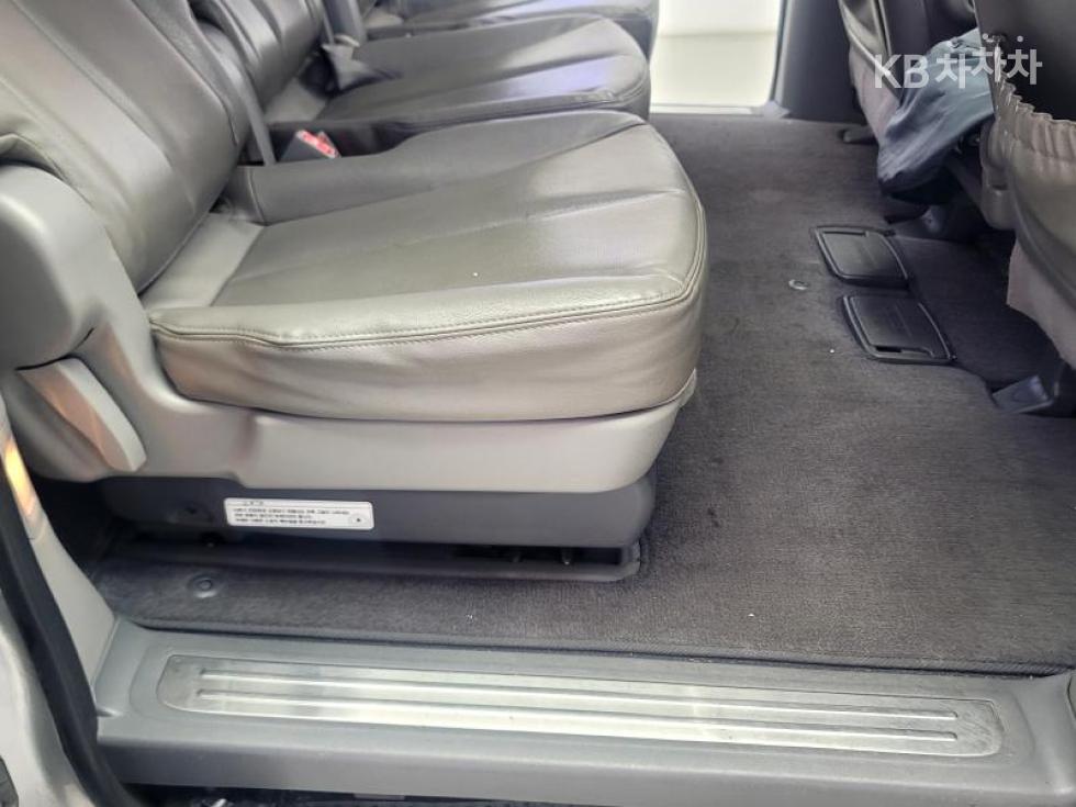 2012 - kia carnival