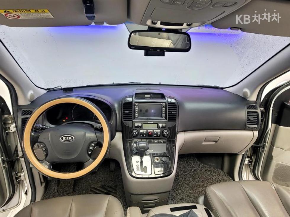 2012 - kia carnival
