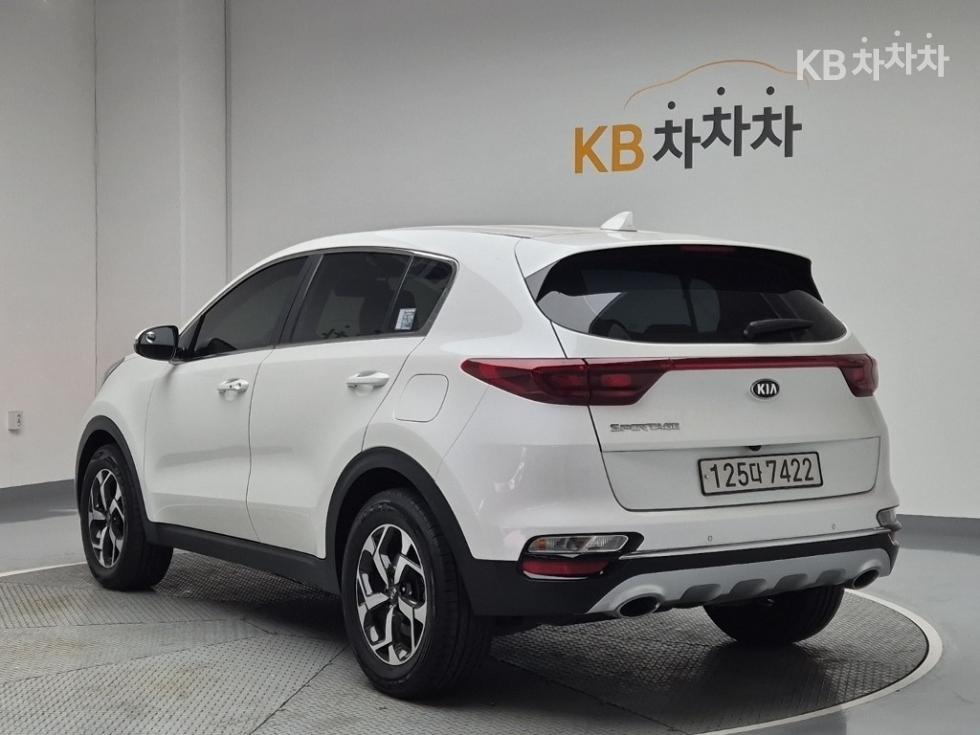 2021 - kia sportage