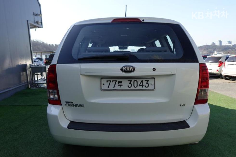 2009 - kia grand carnival