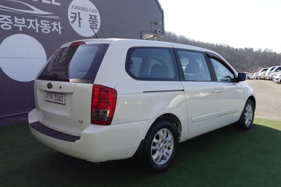 2009 - kia grand carnival