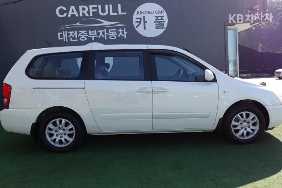 2009 - kia grand carnival