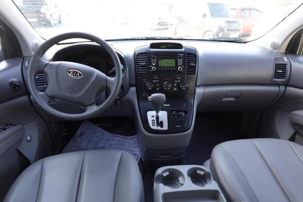 2009 - kia grand carnival