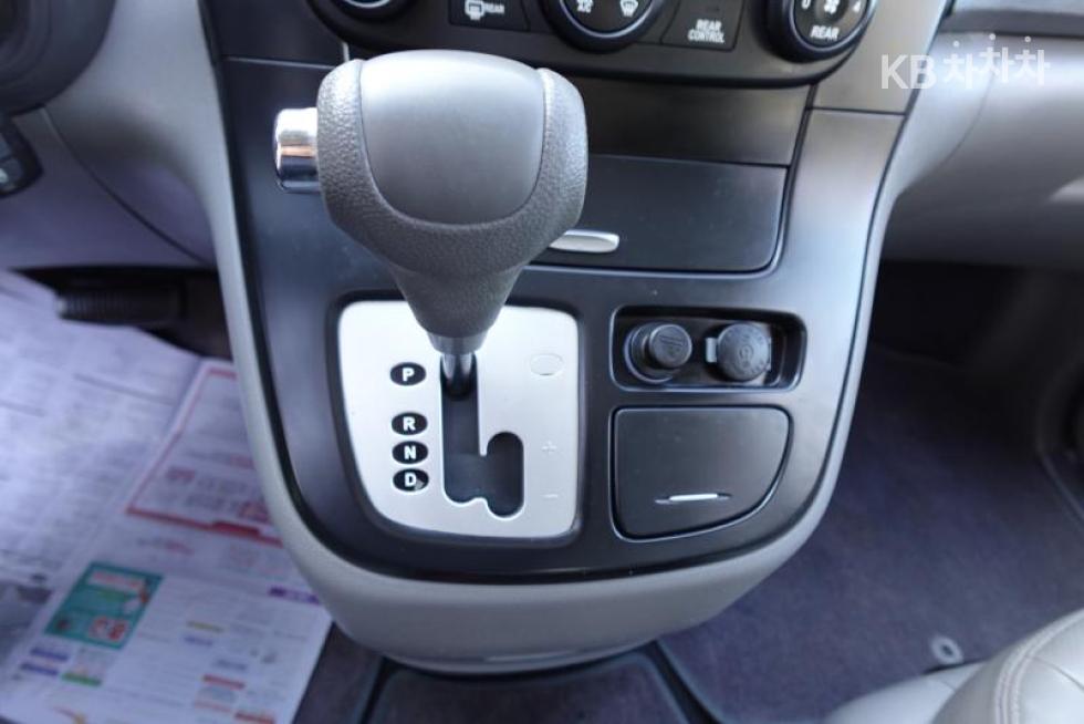 2009 - kia grand carnival