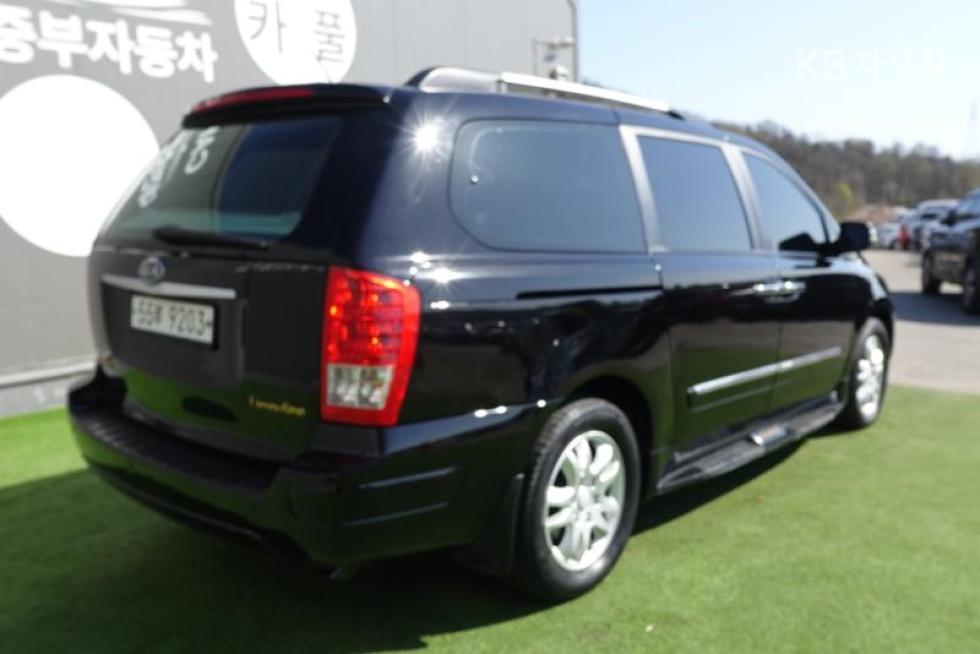 2012 - kia carnival