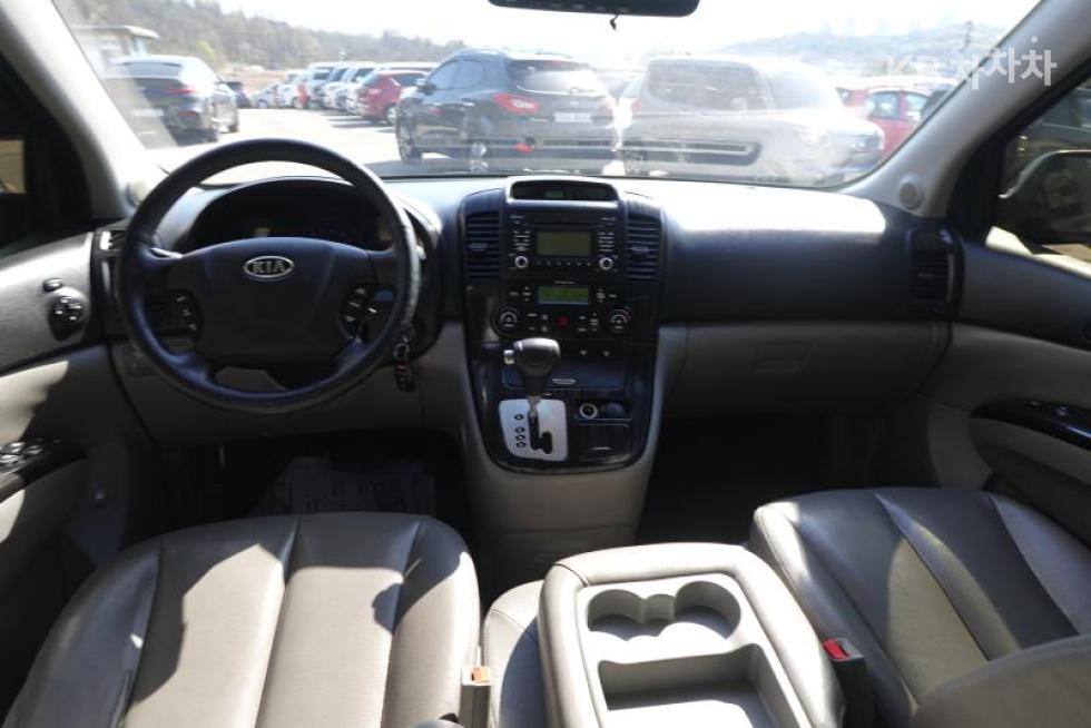 2012 - kia carnival
