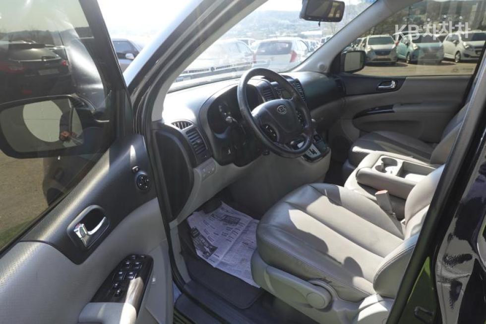 2012 - kia carnival