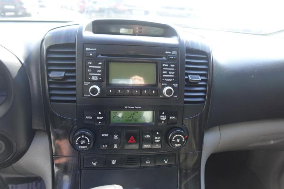 2012 - kia carnival