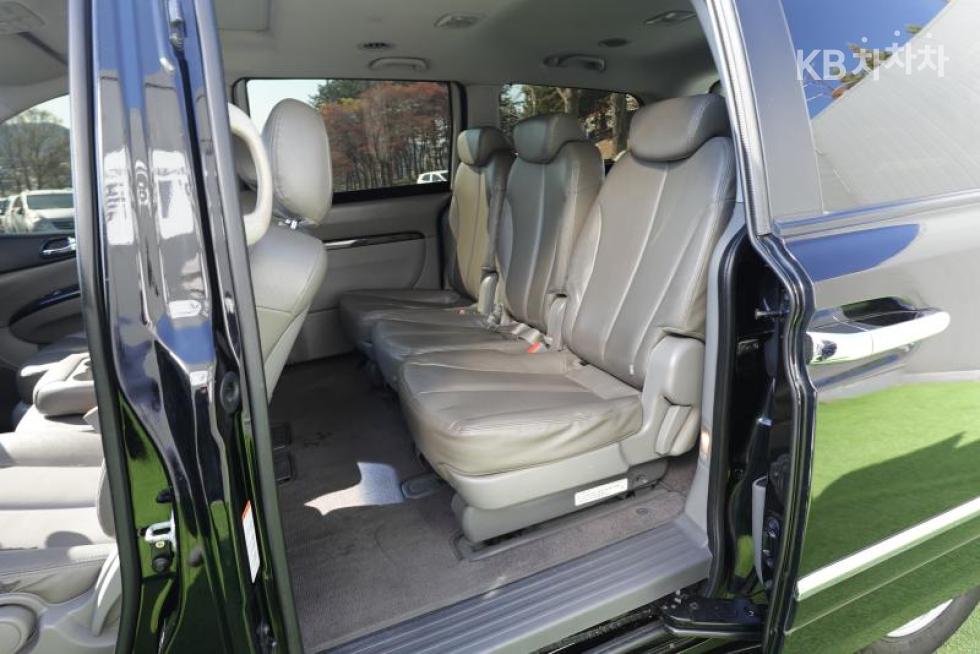 2012 - kia carnival