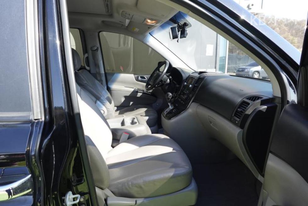2012 - kia carnival