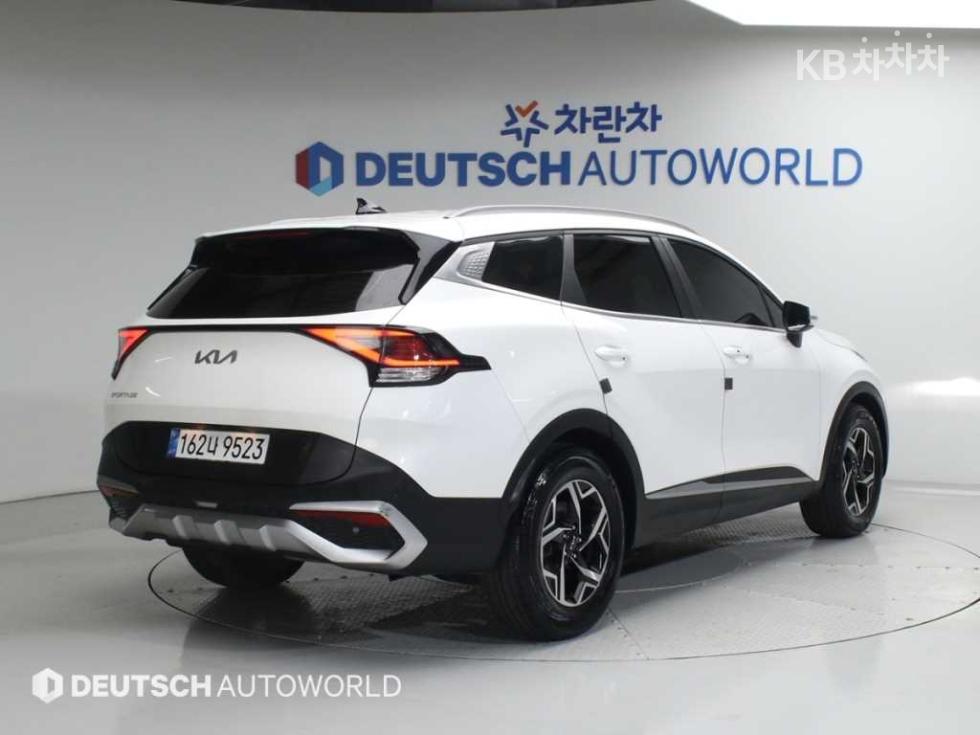 2022 - kia sportage