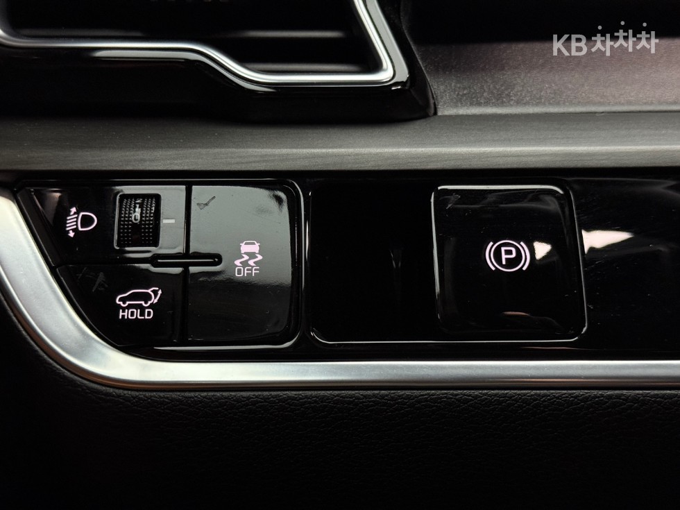 2022 - kia sportage
