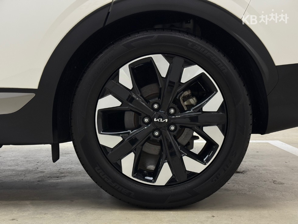 2022 - kia sportage