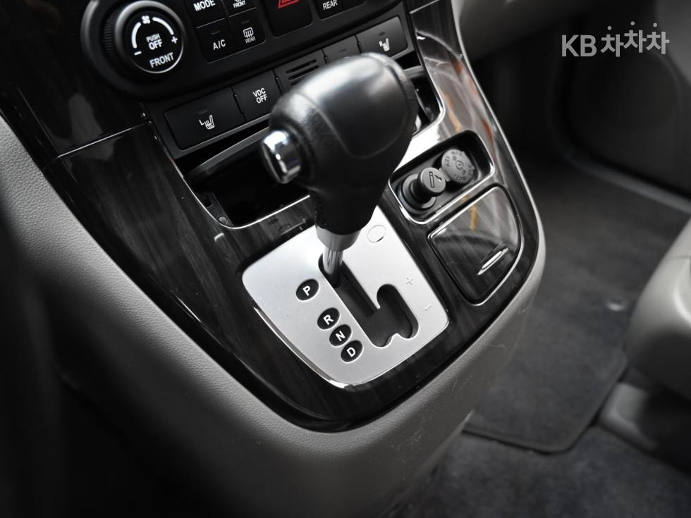 2012 - kia carnival