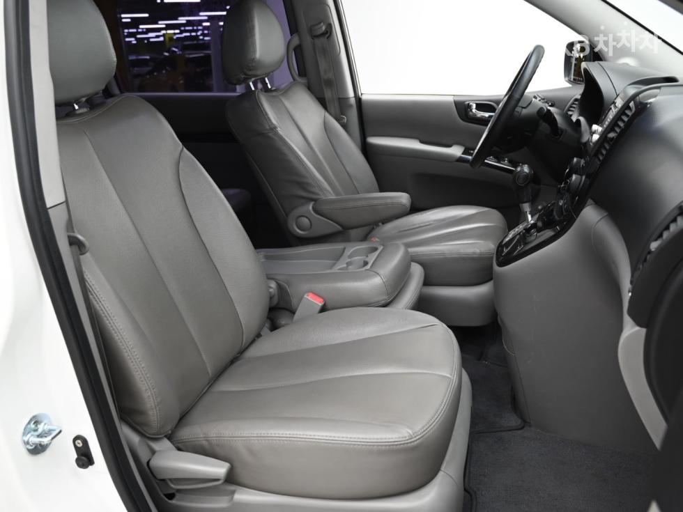 2012 - kia carnival