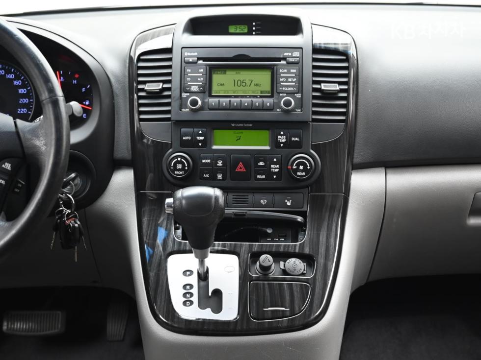 2012 - kia carnival
