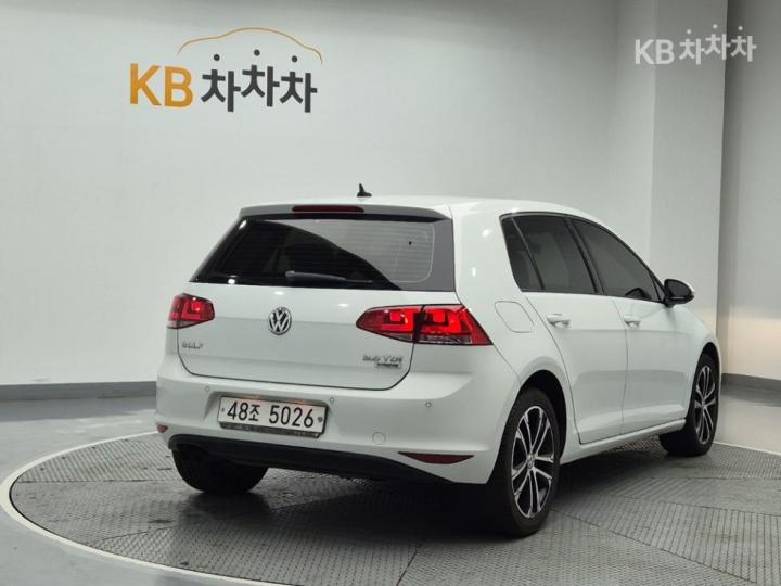 Volkswagen Golf 2.0 TDI MK7 4