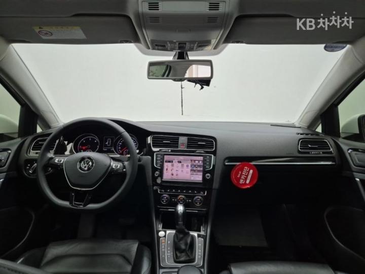 Volkswagen Golf 2.0 TDI MK7 8