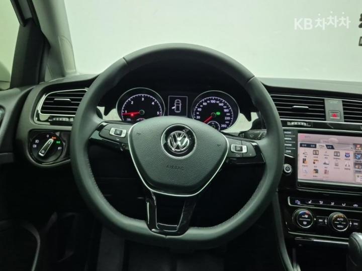 Volkswagen Golf 2.0 TDI MK7 10